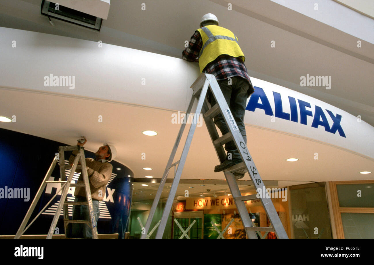 Shop fitting in Bluewater commercial centre, Greater London Stock Photo