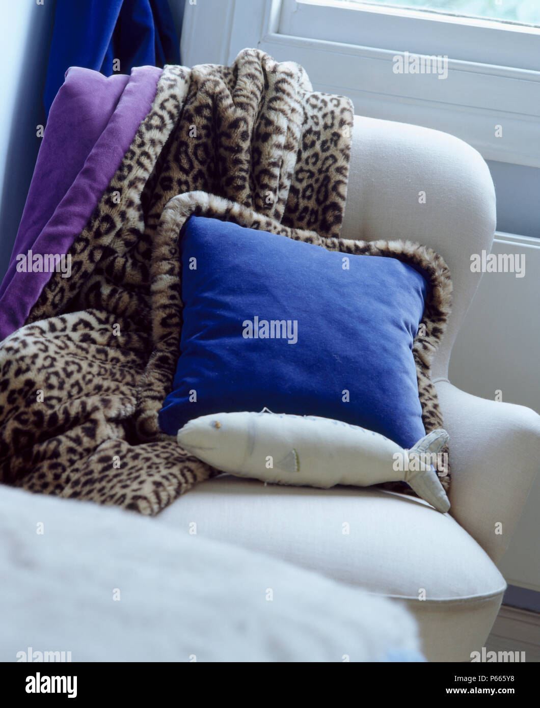 Velour cushions hi res stock photography and images Alamy