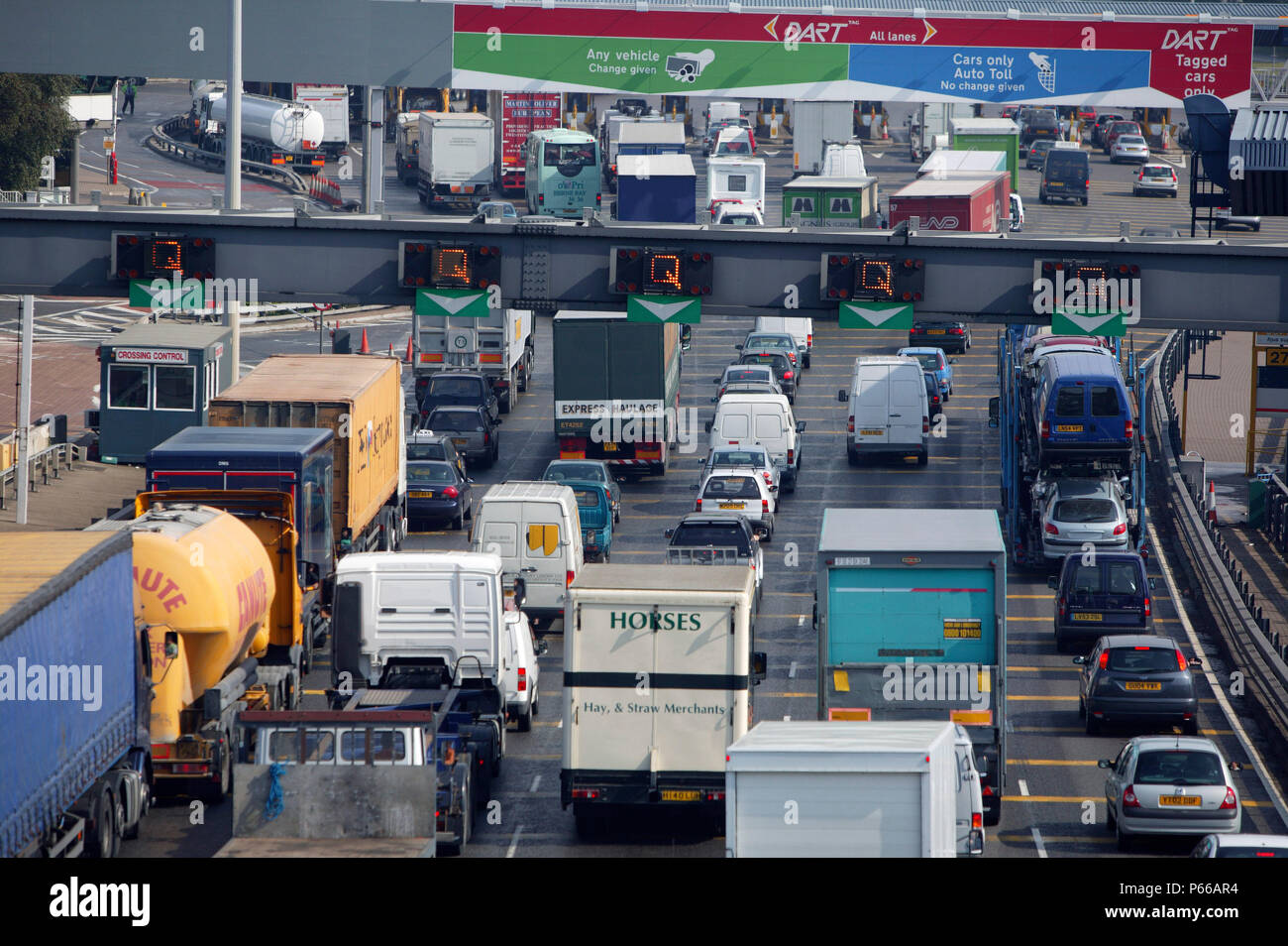 Dartford bridge crossing toll booth hires stock photography and images