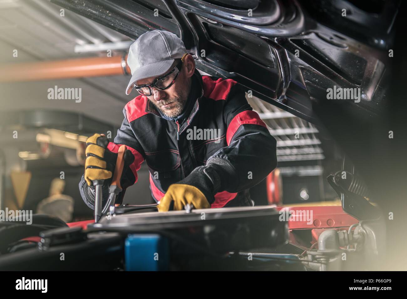 Gasoline engine hires stock photography and images Alamy