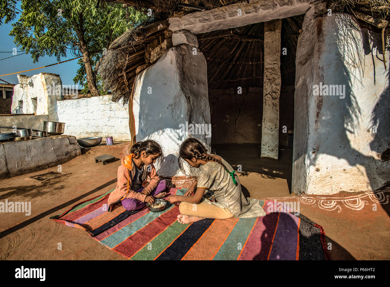 INDIA RAJASTHAN Village life in Thar desert Stock Photo