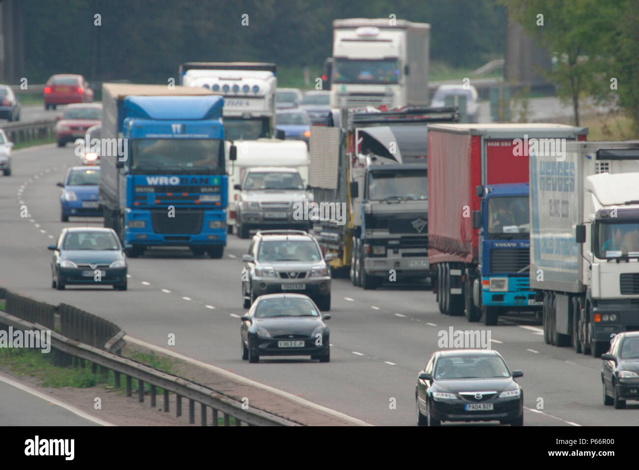 Heavy traffic on the M1 motorway in Leicestershire, England. October 2004. Stock Photo