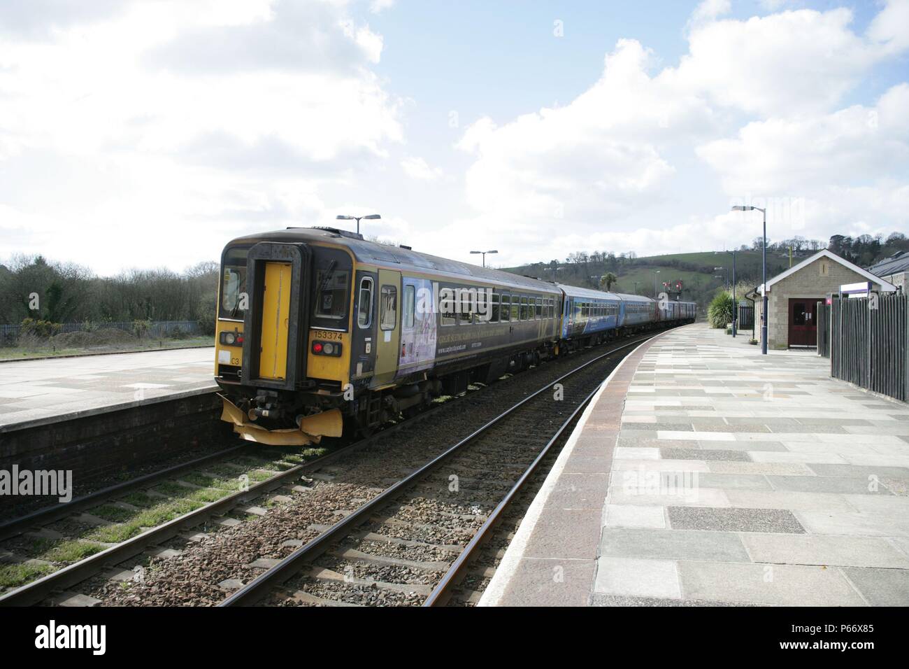 A train from Penzance departs from Lostwithiel station, Cornwall. 2006 Stock Photo