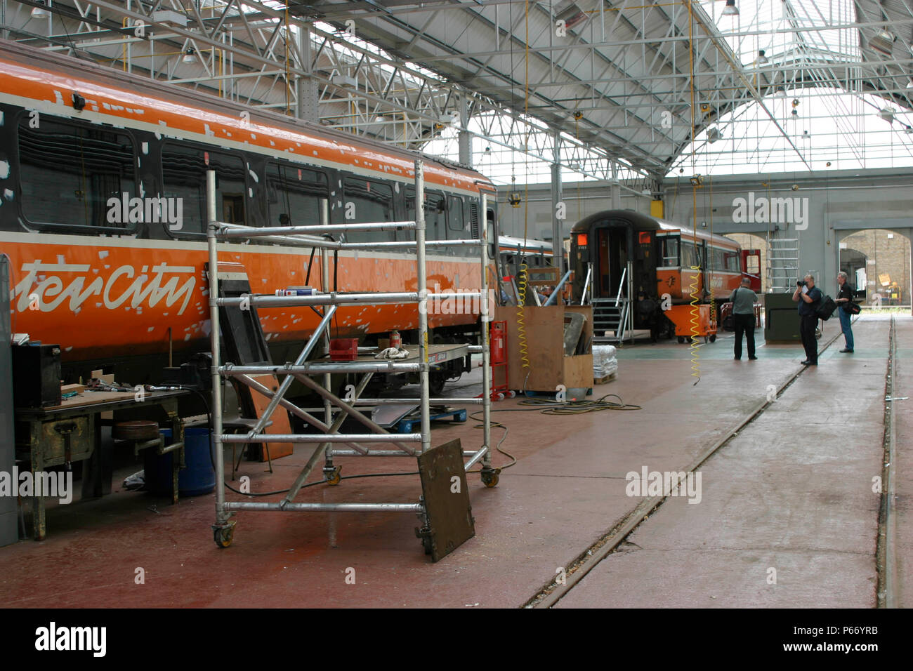 Rolling stock maintenance at Iarnrod Eireann's maintenance depot at Inchicore, Dublin. June 2004 Stock Photo