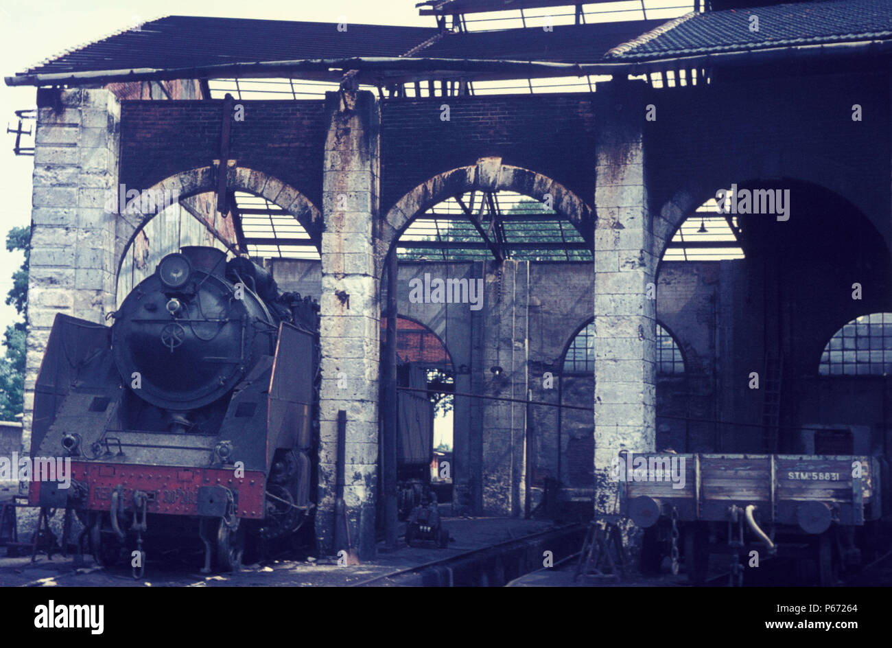A RENFE 4-8-0F languishes in the closed depot at Lerida on Thursday 27th August 1970. Stock Photo
