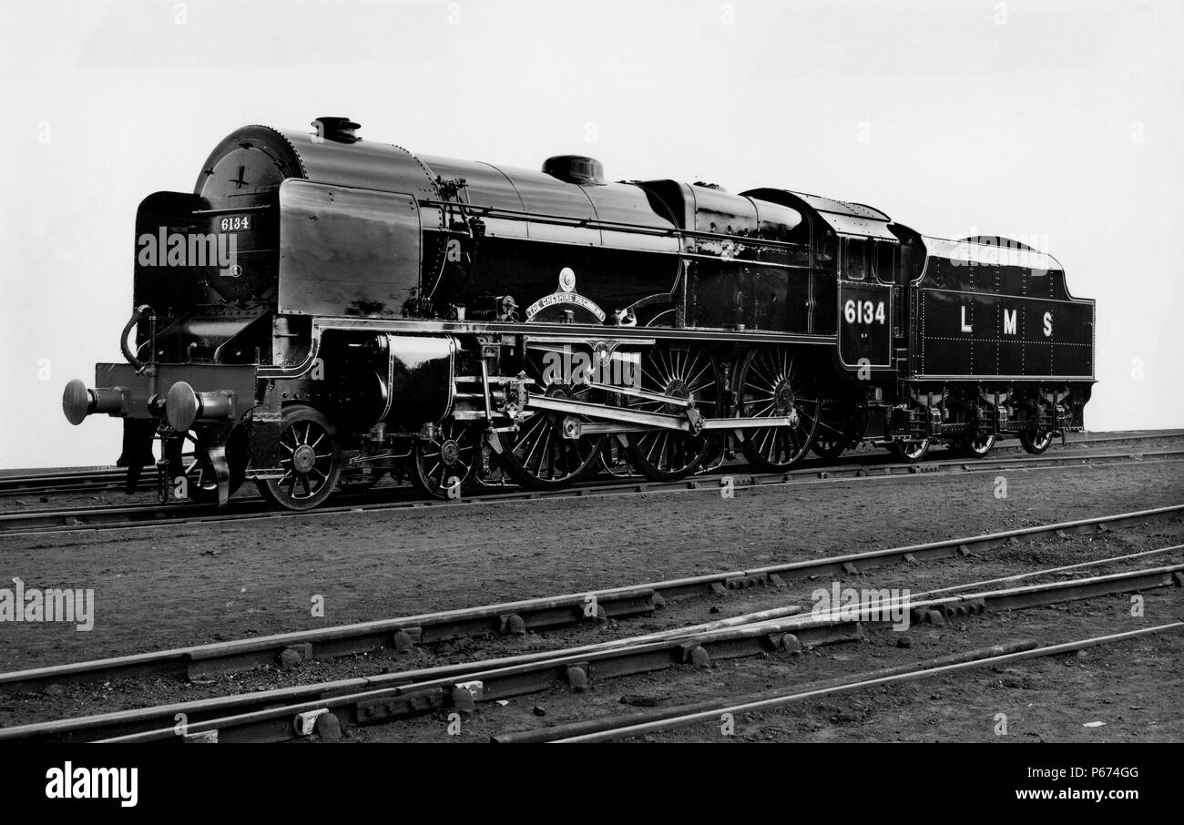 LMS Royal Scot Class 4-6-0 No.6134 The Cheshire Regiment. July 1947 Stock Photo