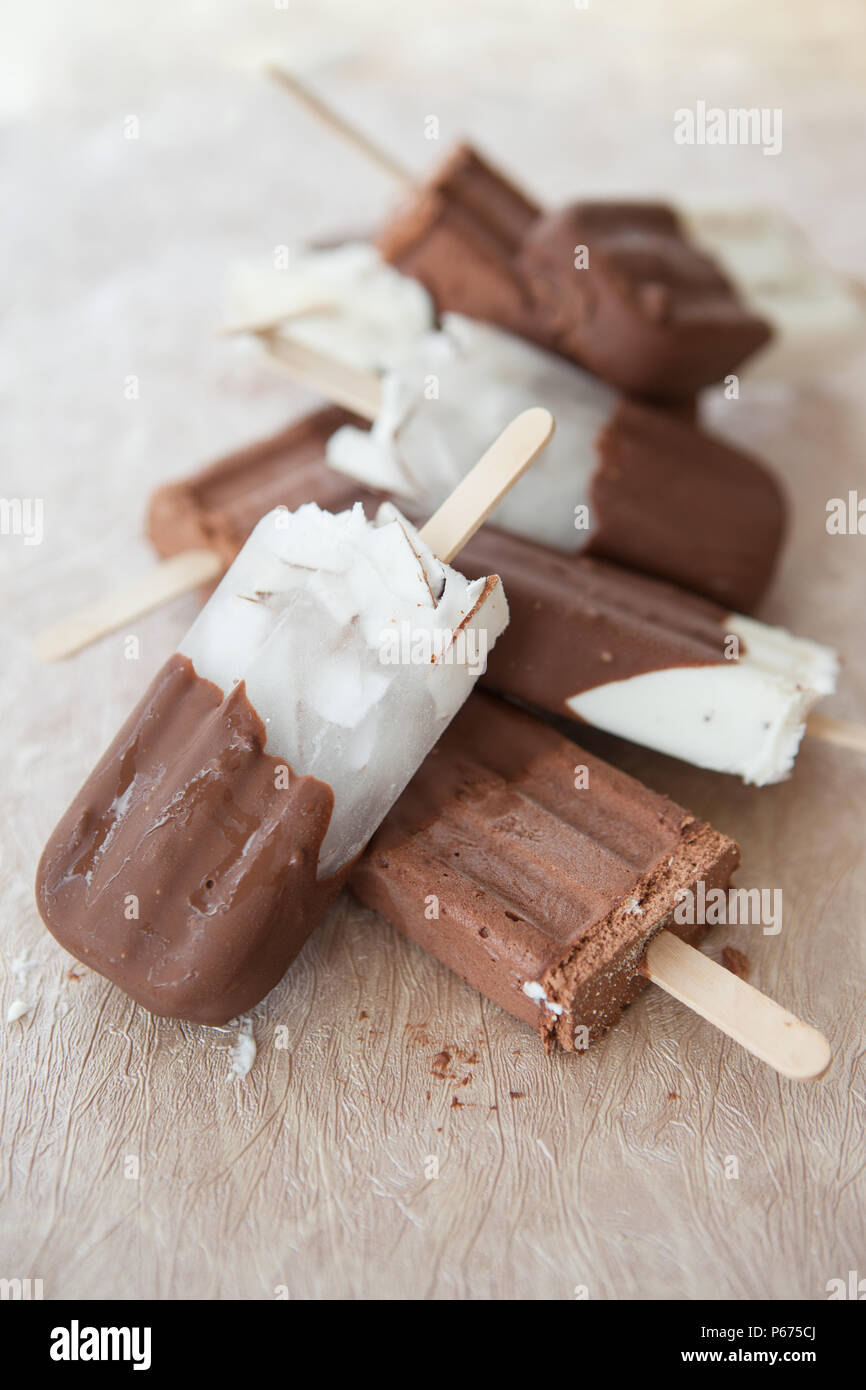 Chocolate ice cream lollipops hires stock photography and images Alamy