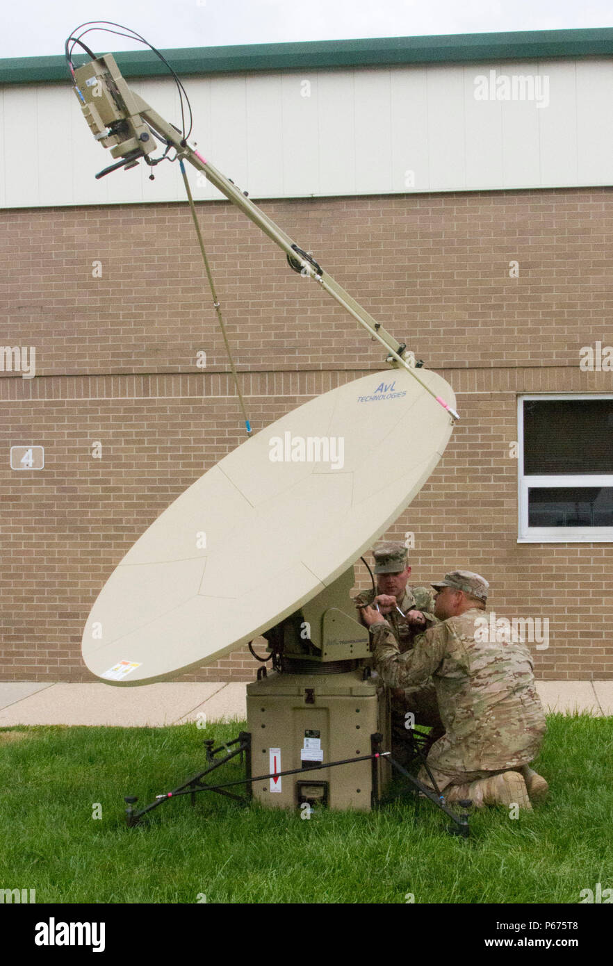 Satellite communication systems operator maintainers hires stock photography and images Alamy