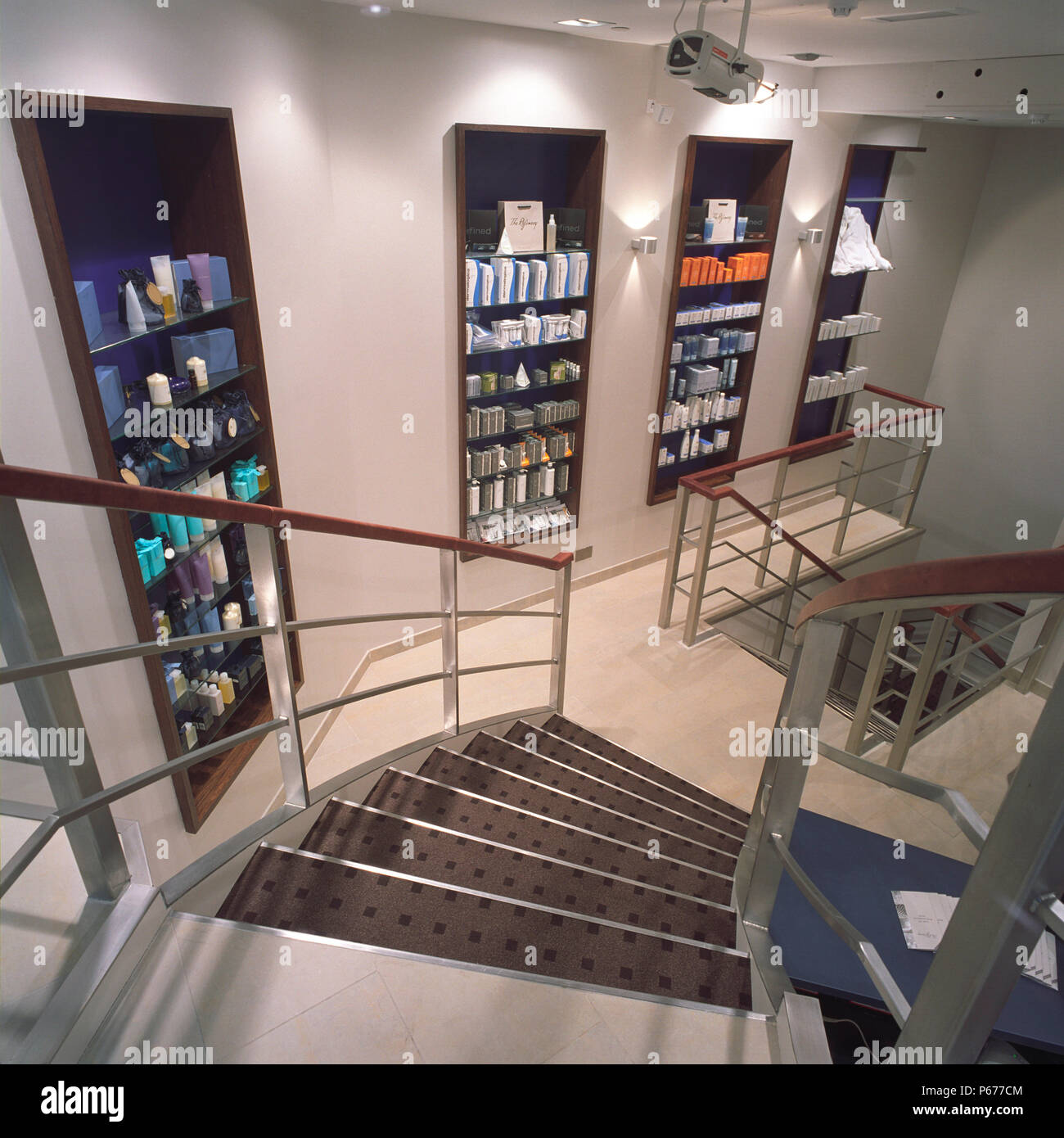 Modern commercial interiors hi-res stock photography and images - Alamy