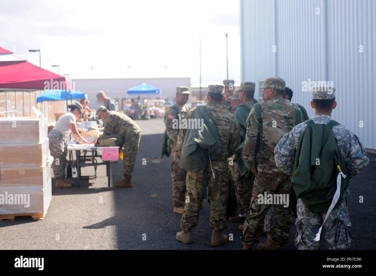 Hawaii Army National Guard Soldiers of Company B, 777th Aviation ...