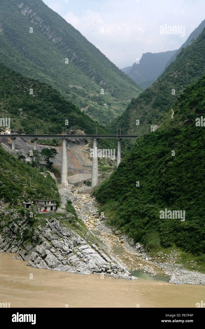 Building the new railway between Chongqing and Huaihua in China. August 2005. Stock Photo