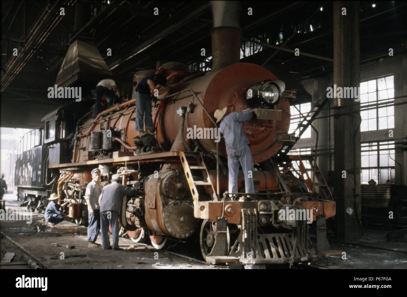 Detail adjustments are made to having been steamed for the first time