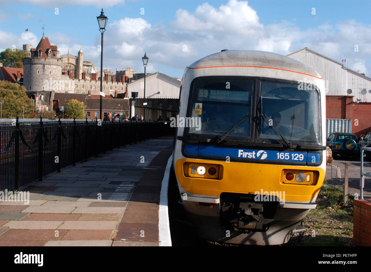 The Great Western Railway. A Windsor - Slough shuttle service awaits  departure from Windsor and Eaton Central station. October 2004 Stock Photo  - Alamy