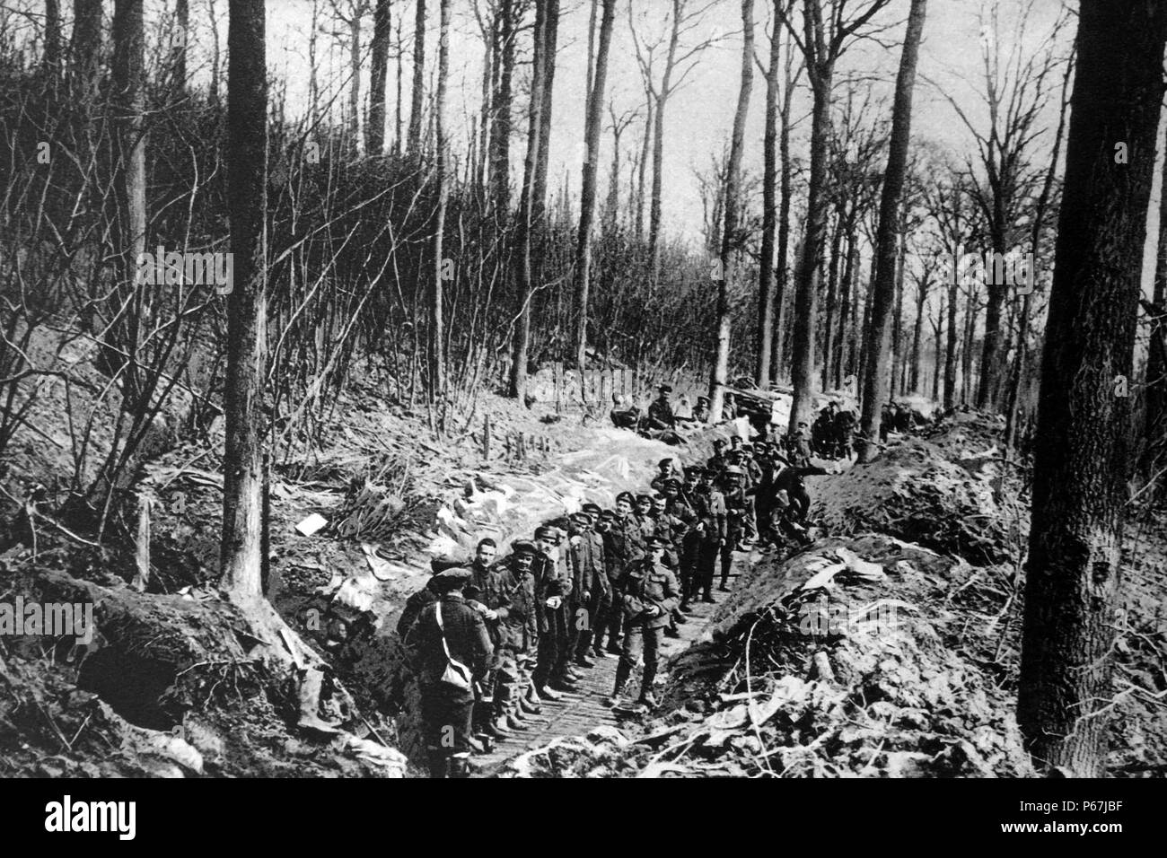 Canadian soldiers on the western Front  during world war one 1915 Stock Photo