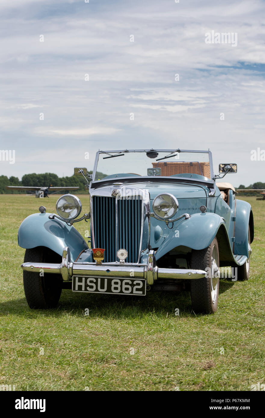1950 classic cars hi-res stock photography and images - Alamy