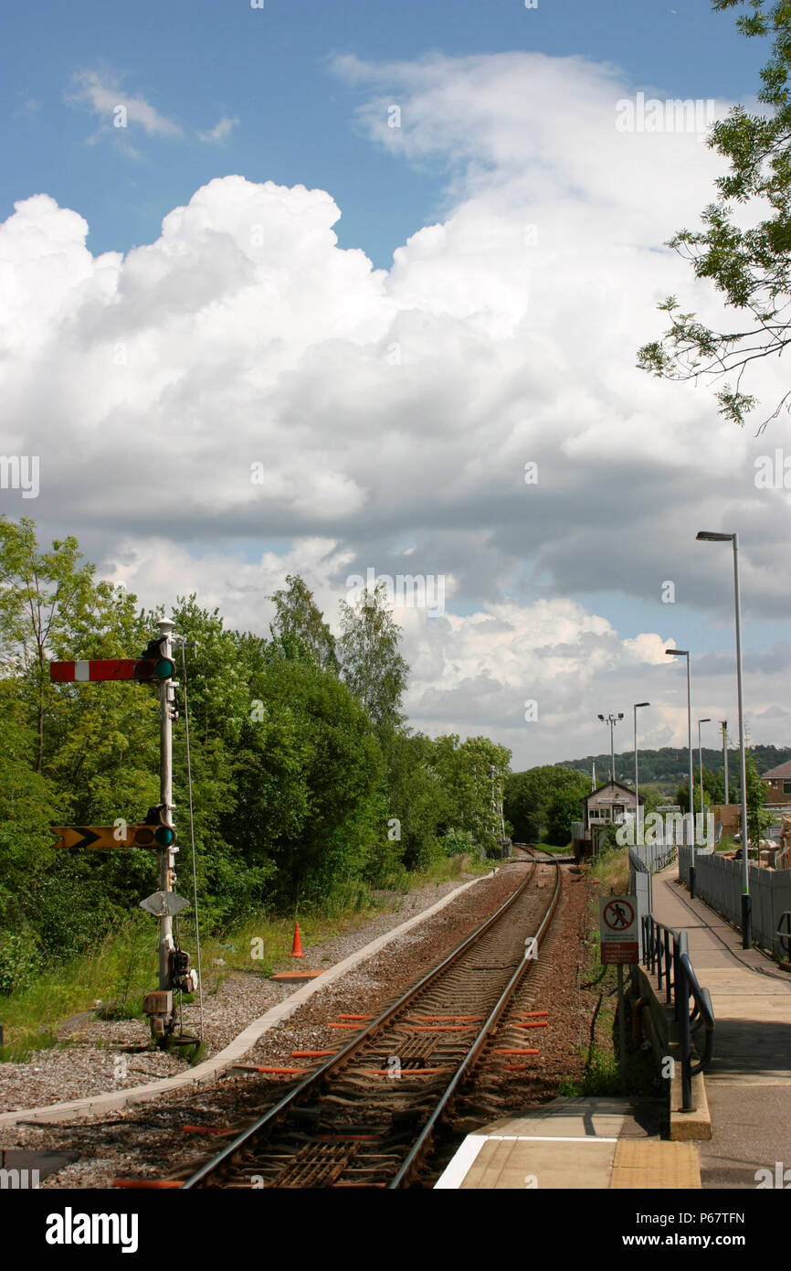 Semaphore signals at Fenny Stratford station on the Bedford to Bletchley line. June 2004 Stock Photo