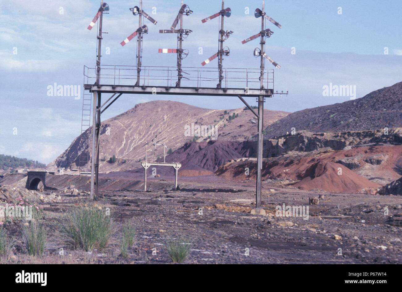 The abandoned network of the Rio Tinto System in southern Spain on Sunday 10th May 1987. Stock Photo