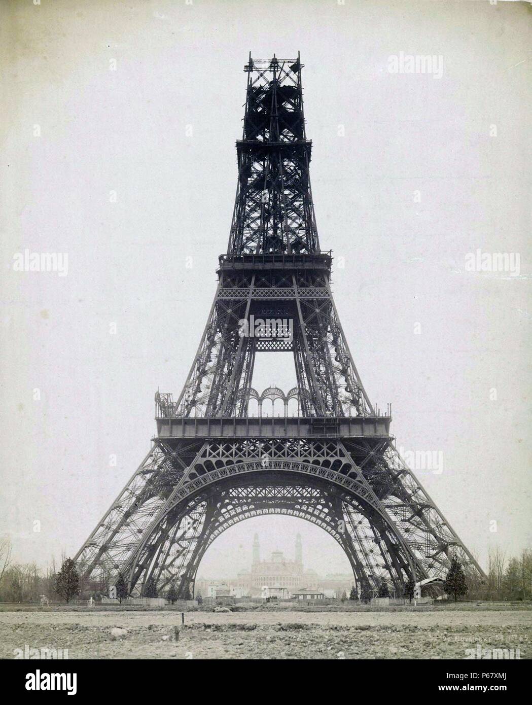 図面と写真で見るエッフェル塔建設 写真集「The Eiffel Tower」