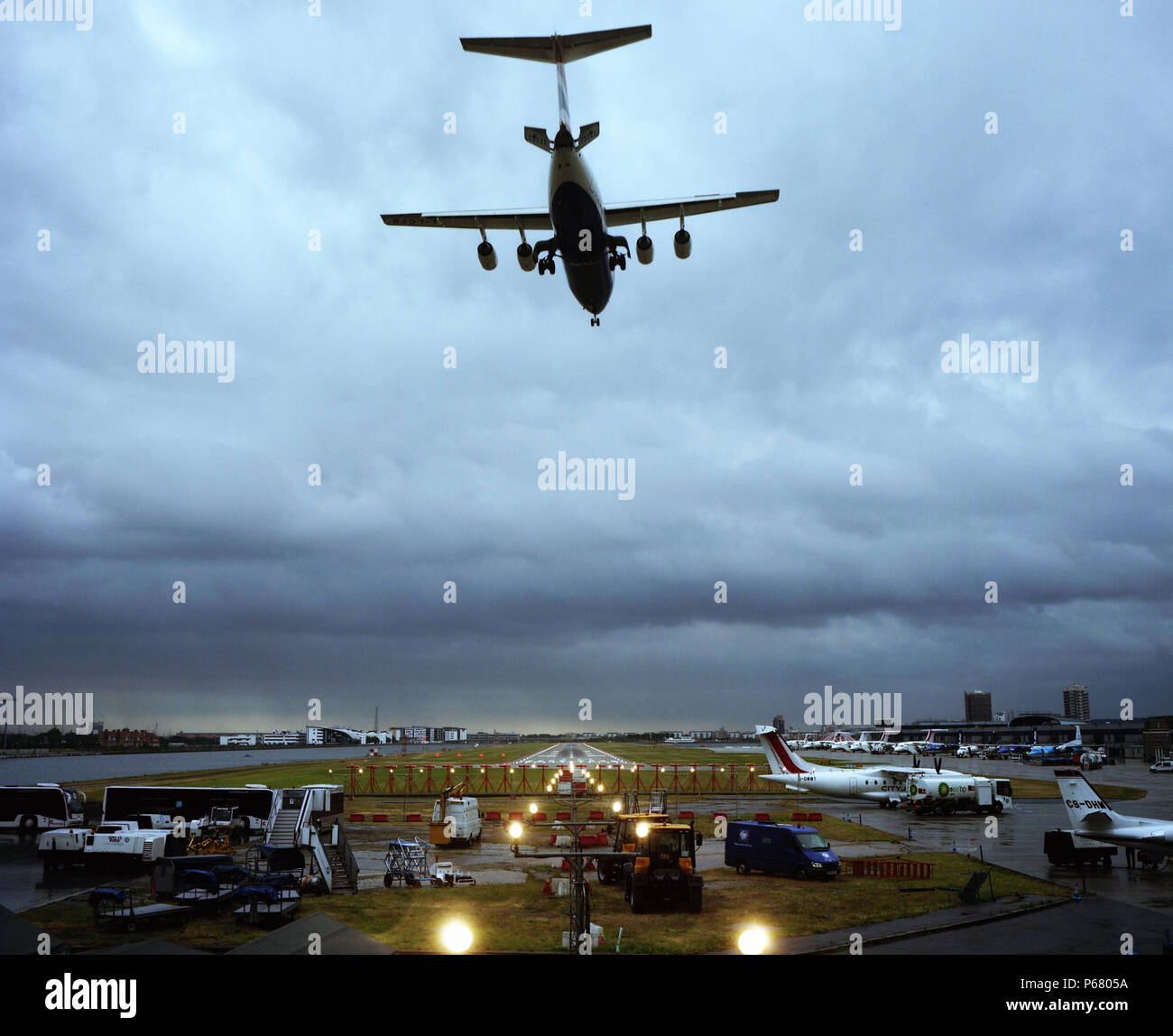 Airport arriving from hi-res stock photography and images - Alamy