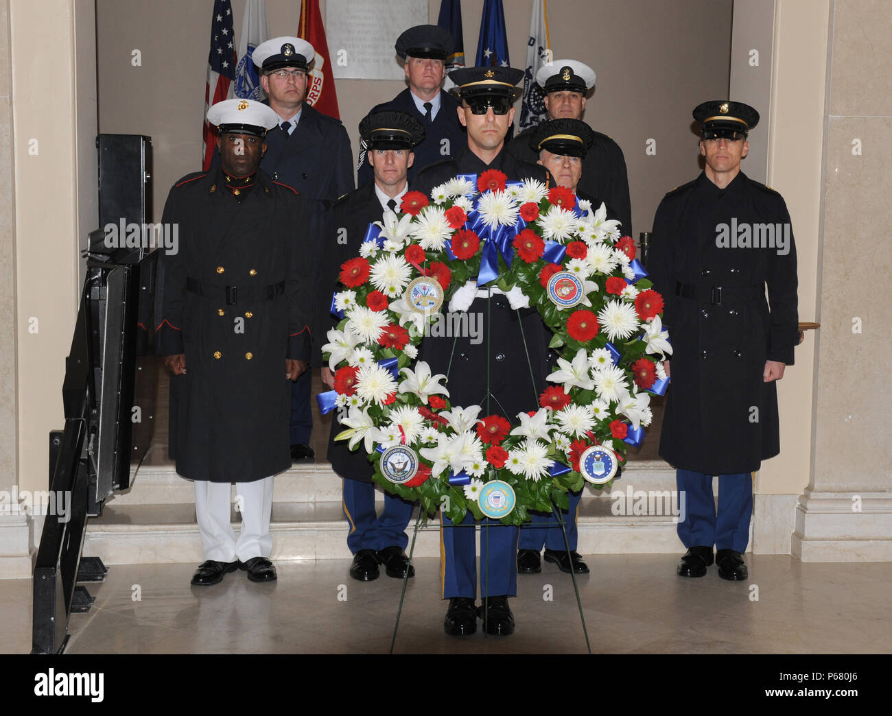 Group shot of The Senior Enlisted Advisor to the Chairman of the Joint  Chiefs of Staff (SEAC), Command Sgt. Major John W. Troxell along with  members of the Wreath Laying Party and