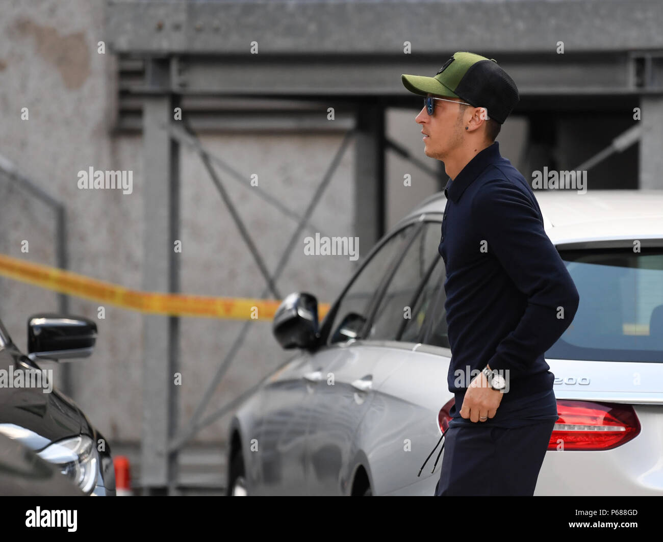 Mesut ozil car hi-res stock photography and images - Alamy