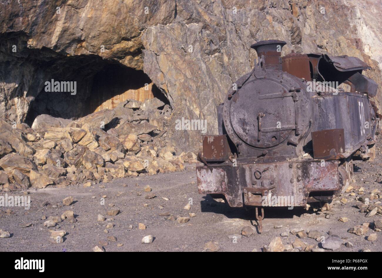 This Dubs 0-6-0T No. 1515 of 1881 is abandoned on a ledge in the big pit at Rio Tinto mines in southern Spain. Friday 8th May1987. Stock Photo