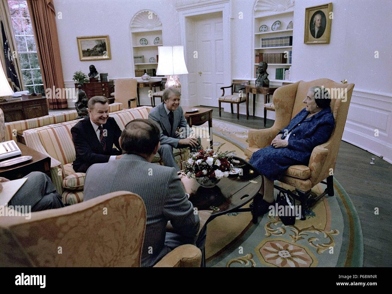 The Oval Office : Jimmy Carter, with Israeli former Prime Minister Golda Meir 1977.To president Carter's left is Zbigniew Brzezi?ski, United States National Security Advisor to President Jimmy Carter Stock Photo