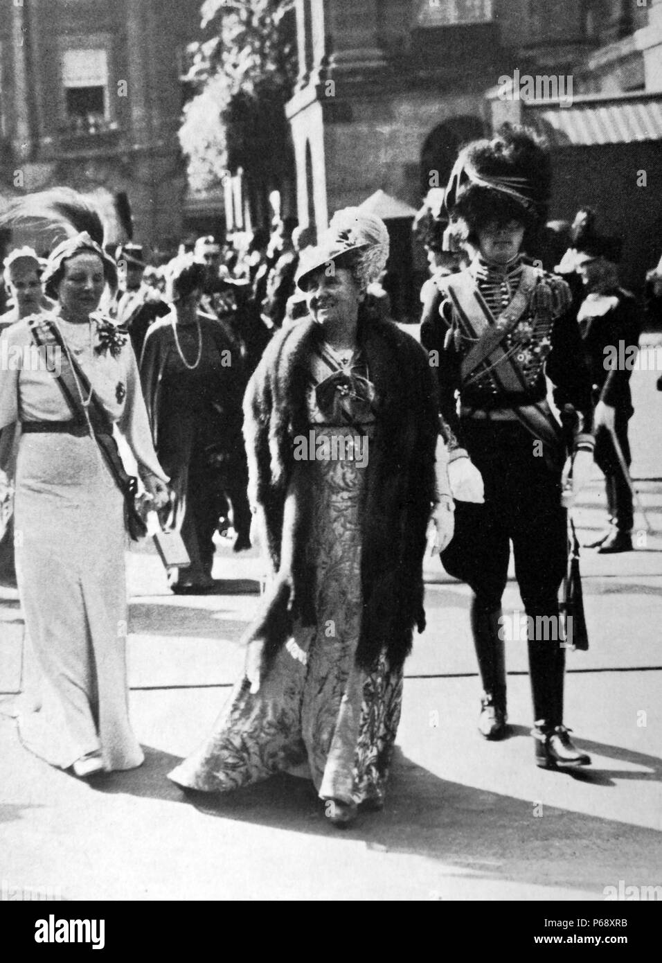 Queen Wilhelmina and Crown Princess Juliana with Prince Bernhard of the Netherlands 1938 Stock Photo