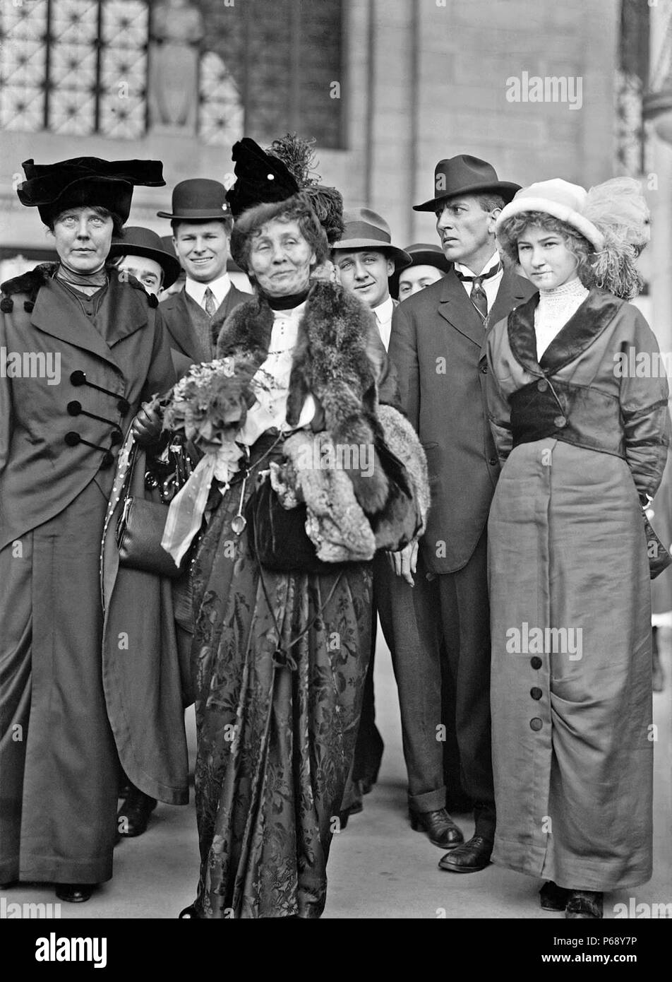 Lucy Burns (American Suffragette) left, with Emmeline Pankhurst the British Suffragette leader, in Washington DC circa 1912 Stock Photo