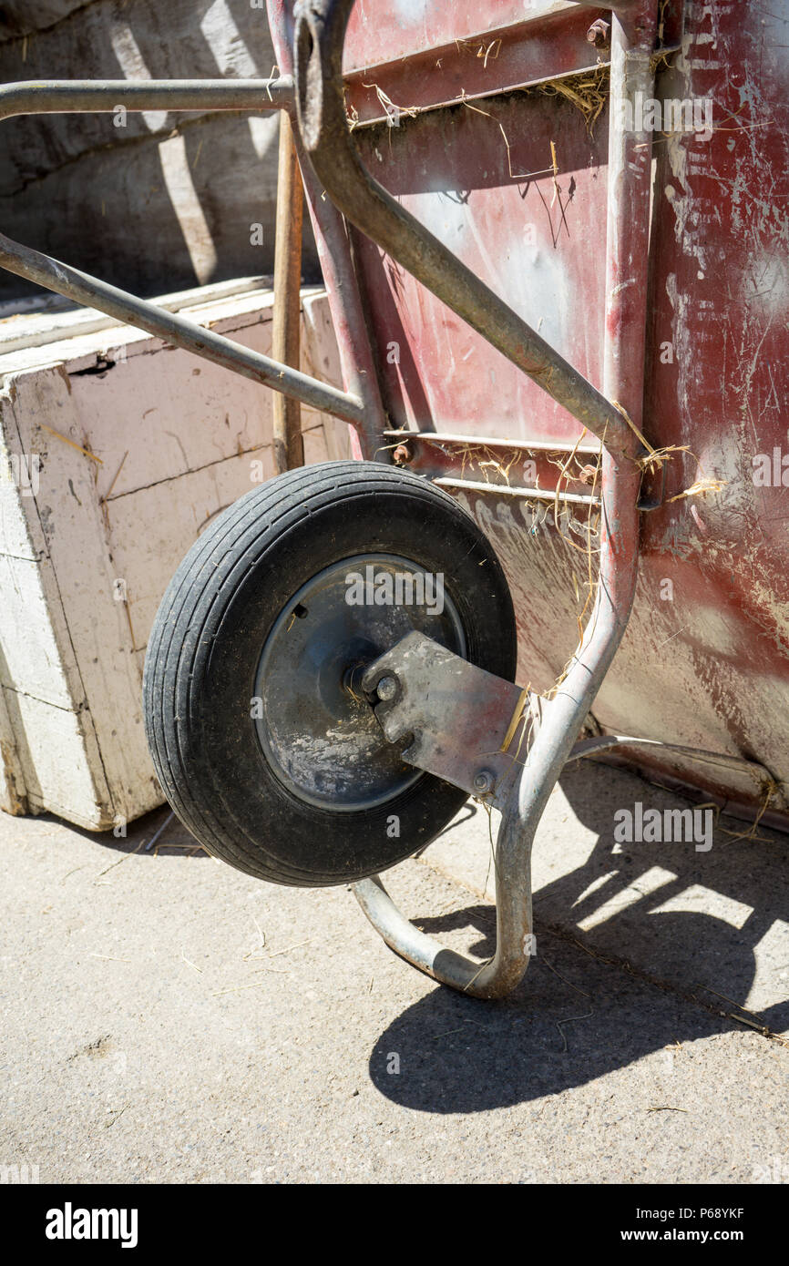 Horse manure wheelbarrow hi-res stock photography and images - Alamy