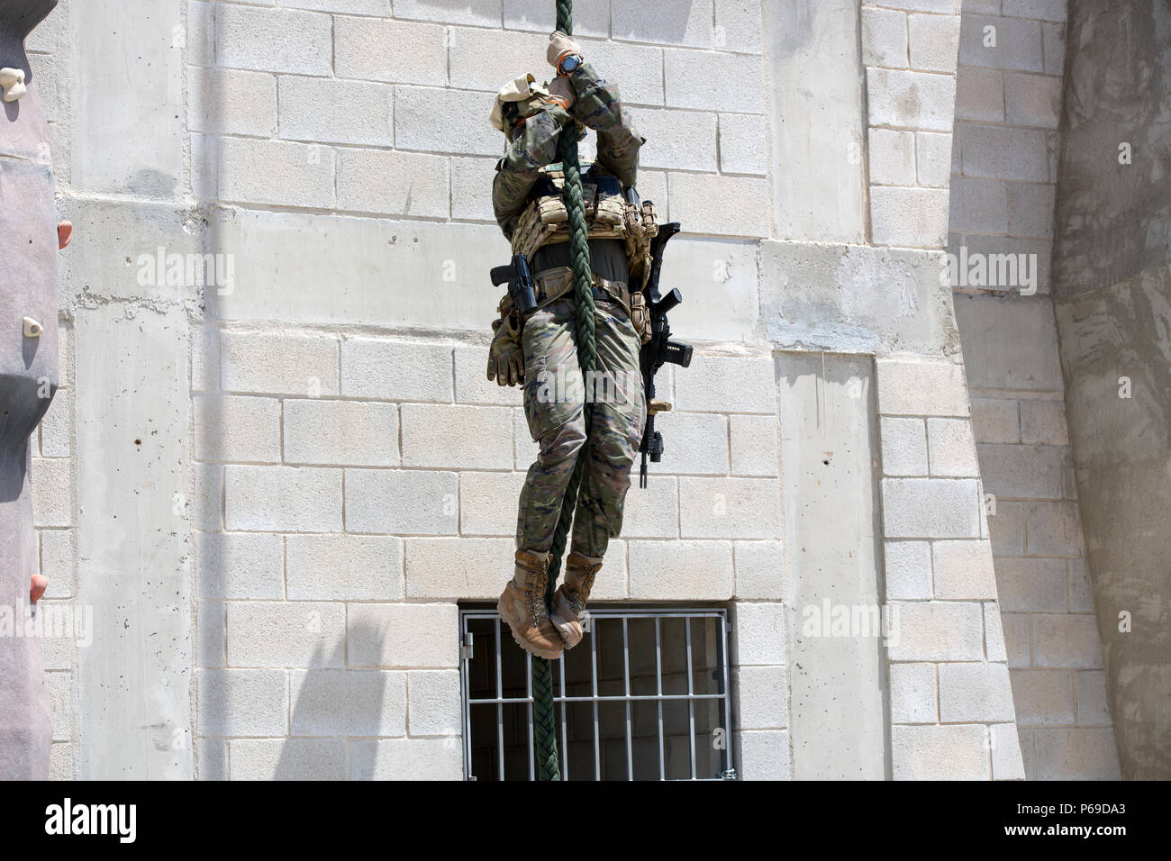 Operaciones de base hi-res stock photography and images - Alamy