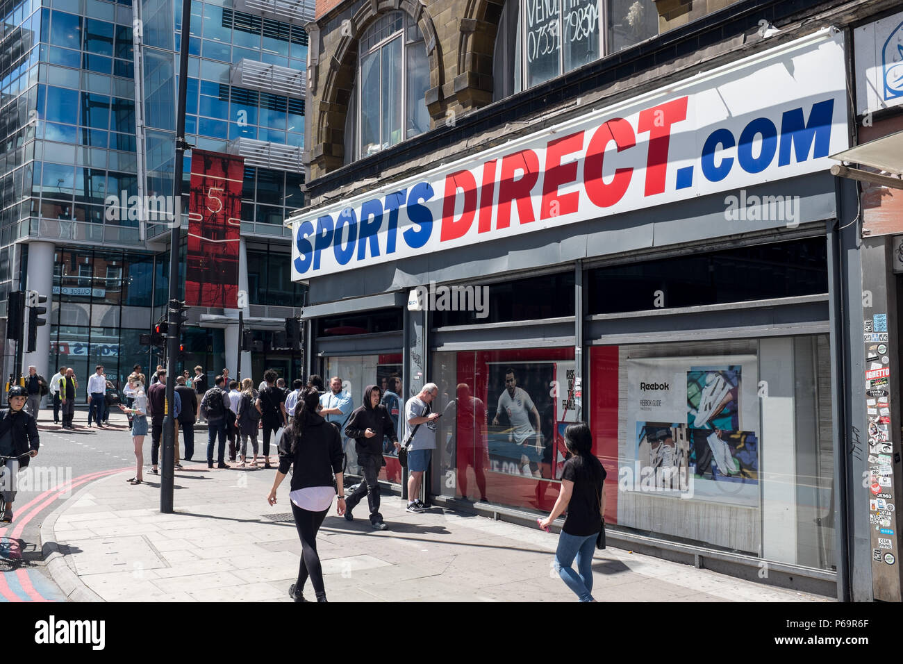 Sports Direct Shop London Stock Photos & Sports Direct Shop London