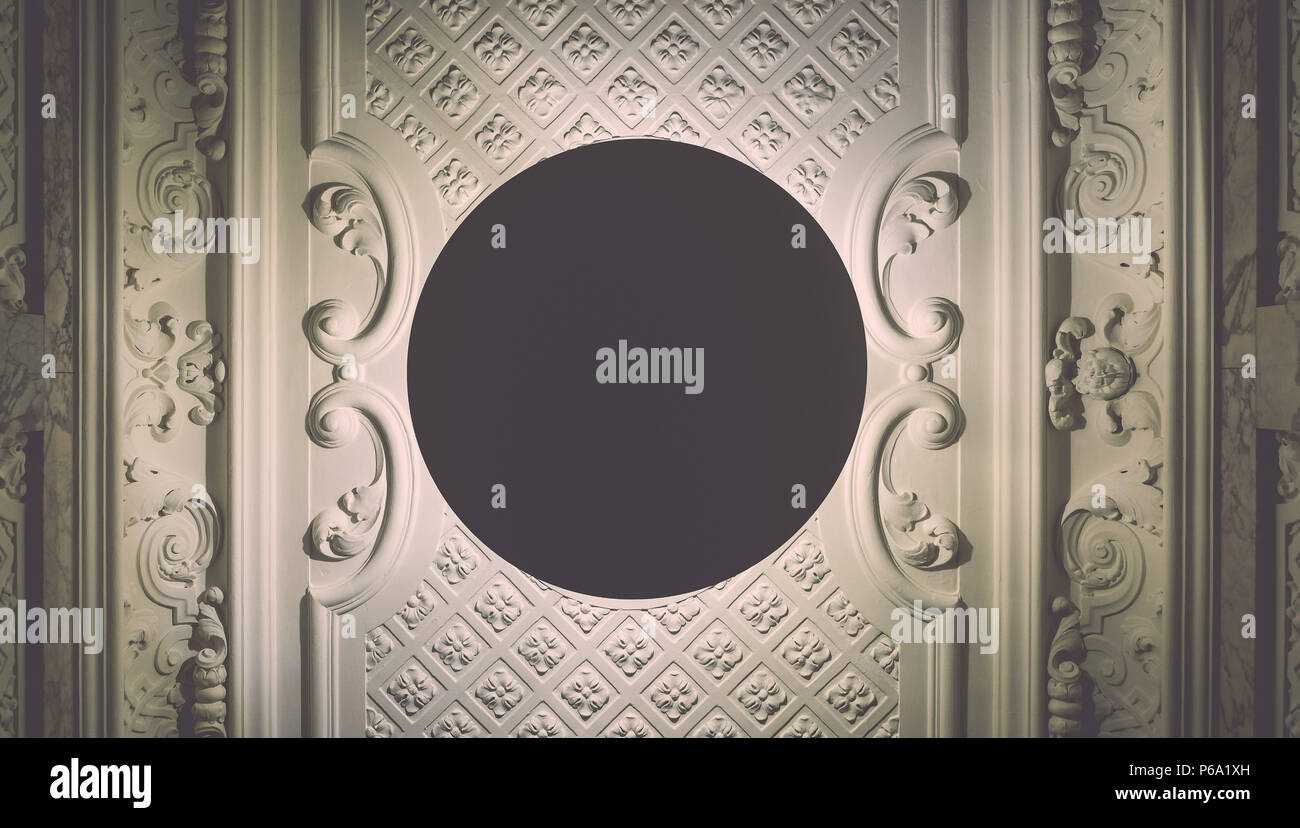 Wallpaper border ceiling hi-res stock photography and images - Alamy