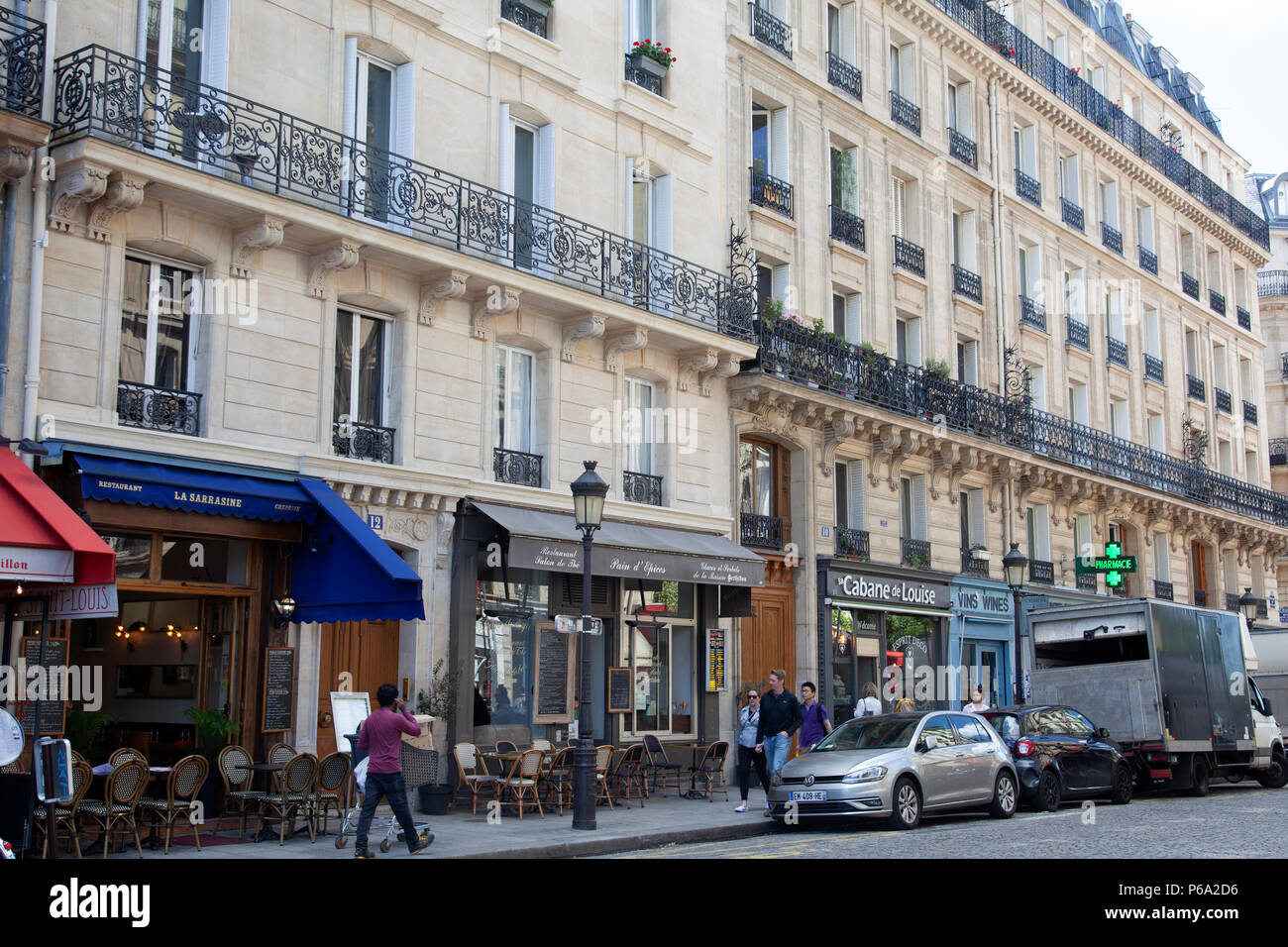 Rue Jean du Bellay on Ile Saint-Louis in Paris, France Stock Photo - Alamy