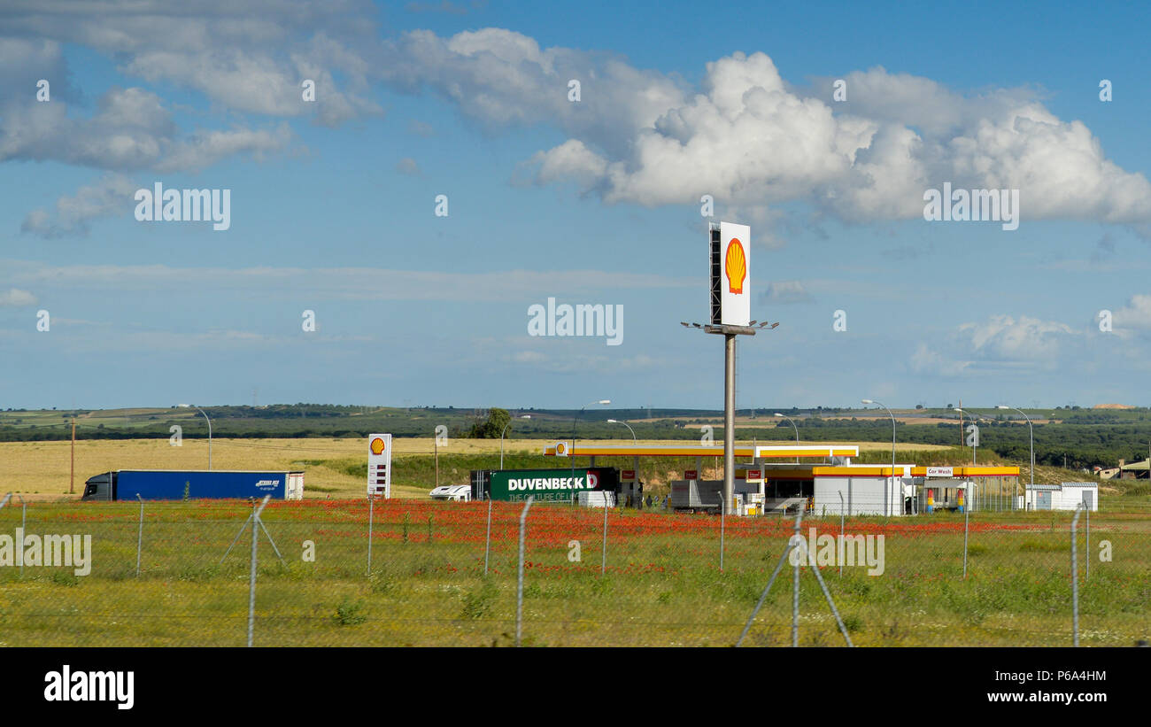 Shell petrol station rest stop on side of highway Stock Photo