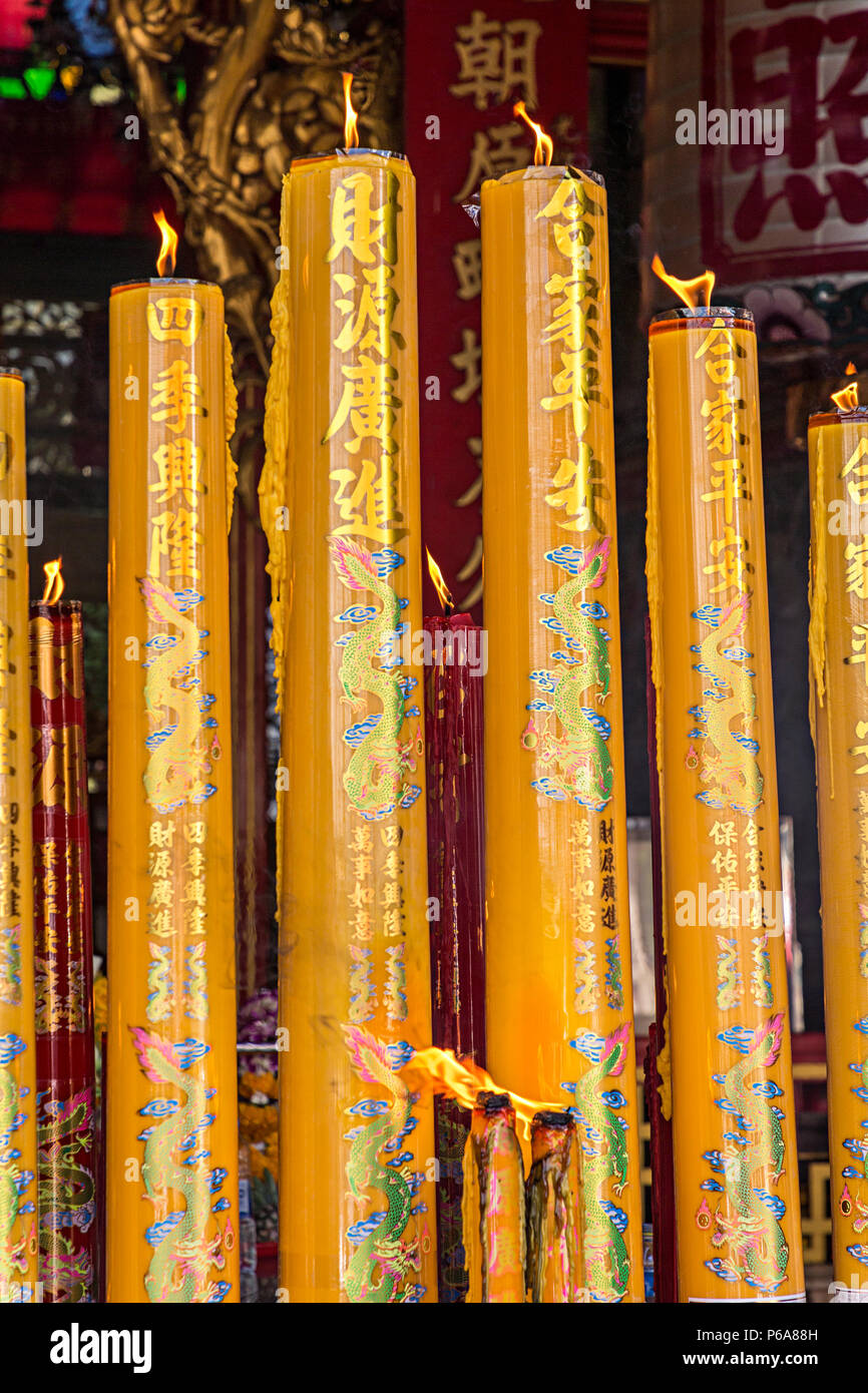 Shrine candles hires stock photography and images Alamy