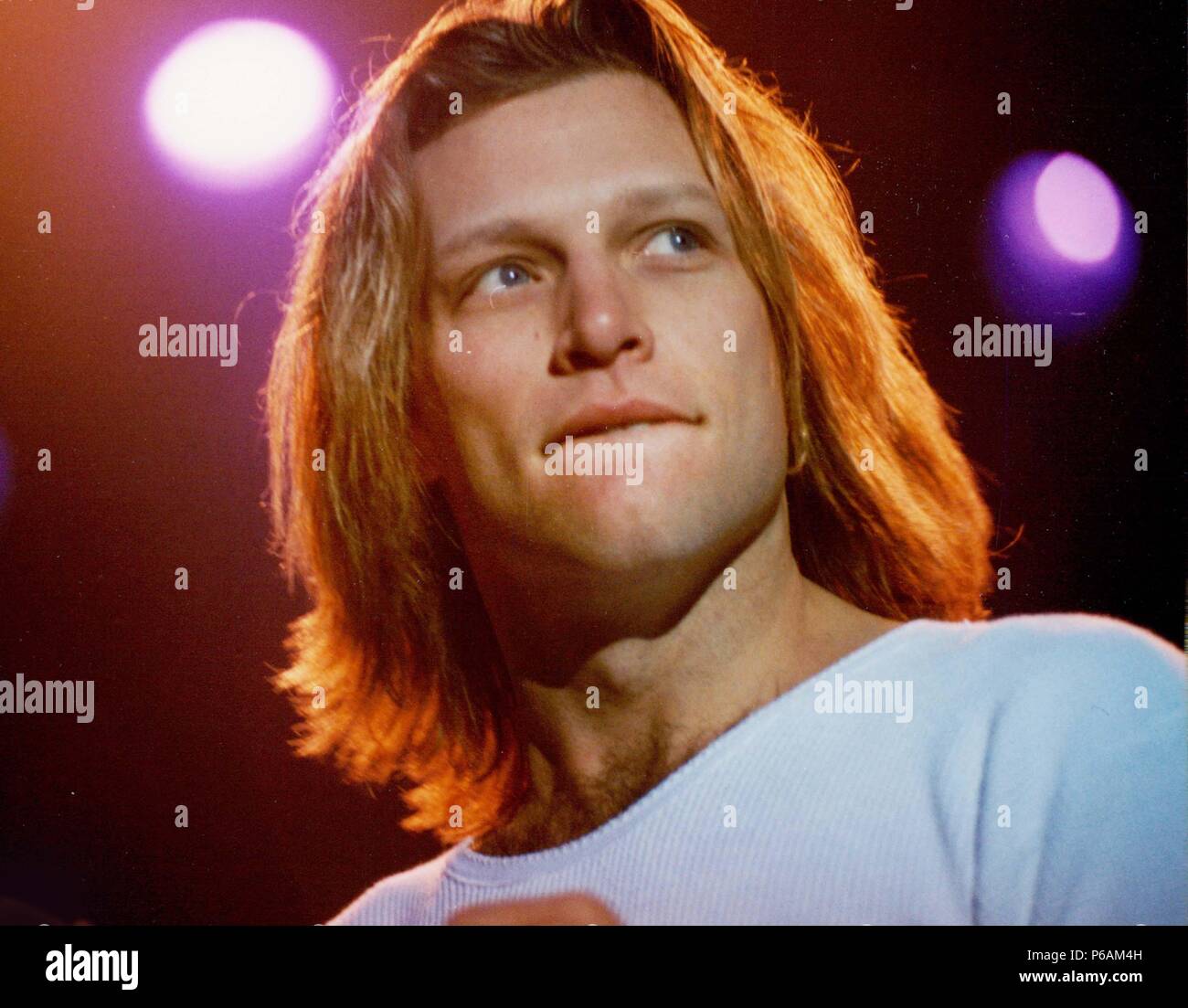 トップス BON JOVI 1994 John Bon Jovi 1994 Photo By John Barrett-PHOTOlink.net