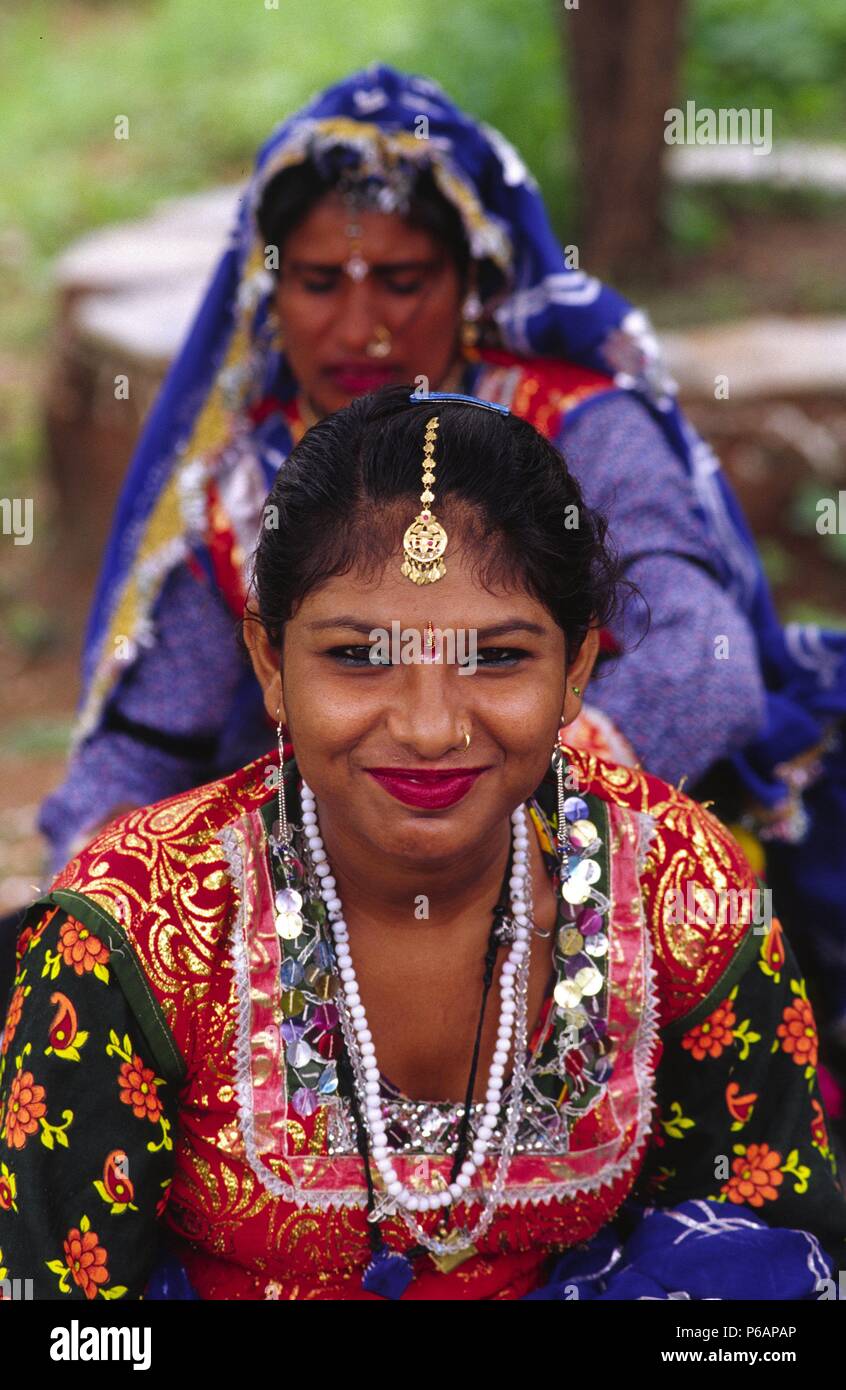 vestido tradicional. Udaipur. Rajastan. India Stock Photo - Alamy