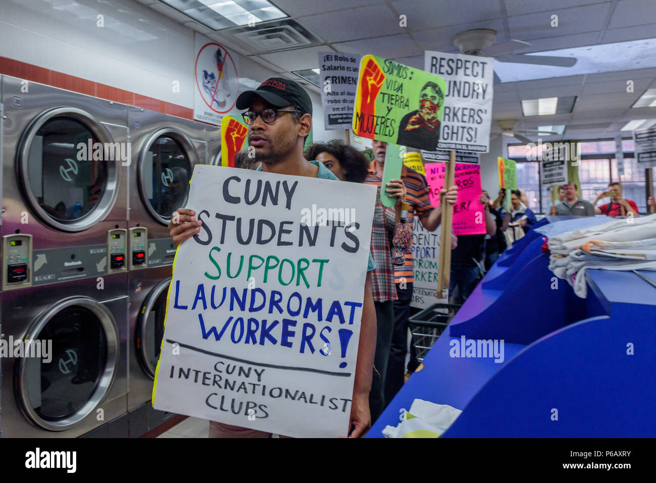 Retail laundromats hires stock photography and images Alamy