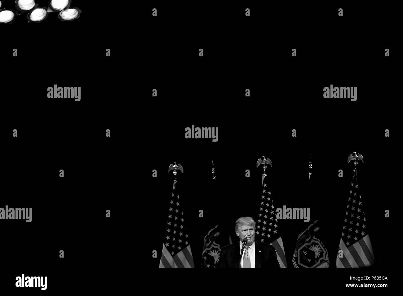 Donald trump podium Black and White Stock Photos & Images - Alamy