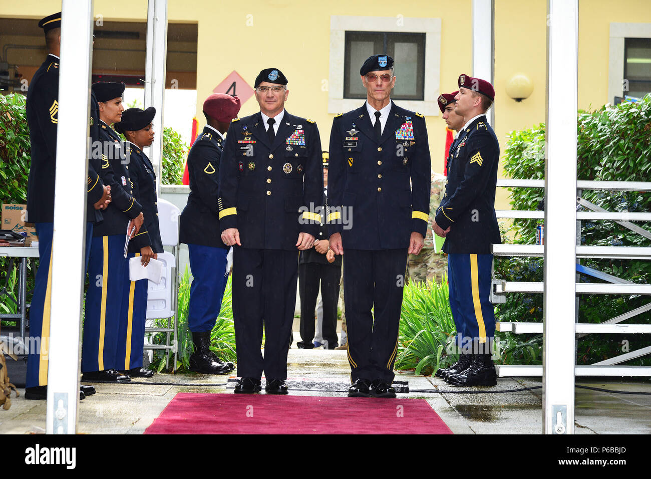 General Curtis M. Scaparrotti, Supreme Allied Commander Europe (SACEUR) commander (left), Maj. Gen. Gordon B. “Skip” Davis Jr., Combined Security Transition Command – Afghanistan, Commander (right), during a retirement ceremony at Caserma C. Ederle Vicenza, Italy, June 22, 2018. (U.S. Army photo by Paolo Bovo). Stock Photo