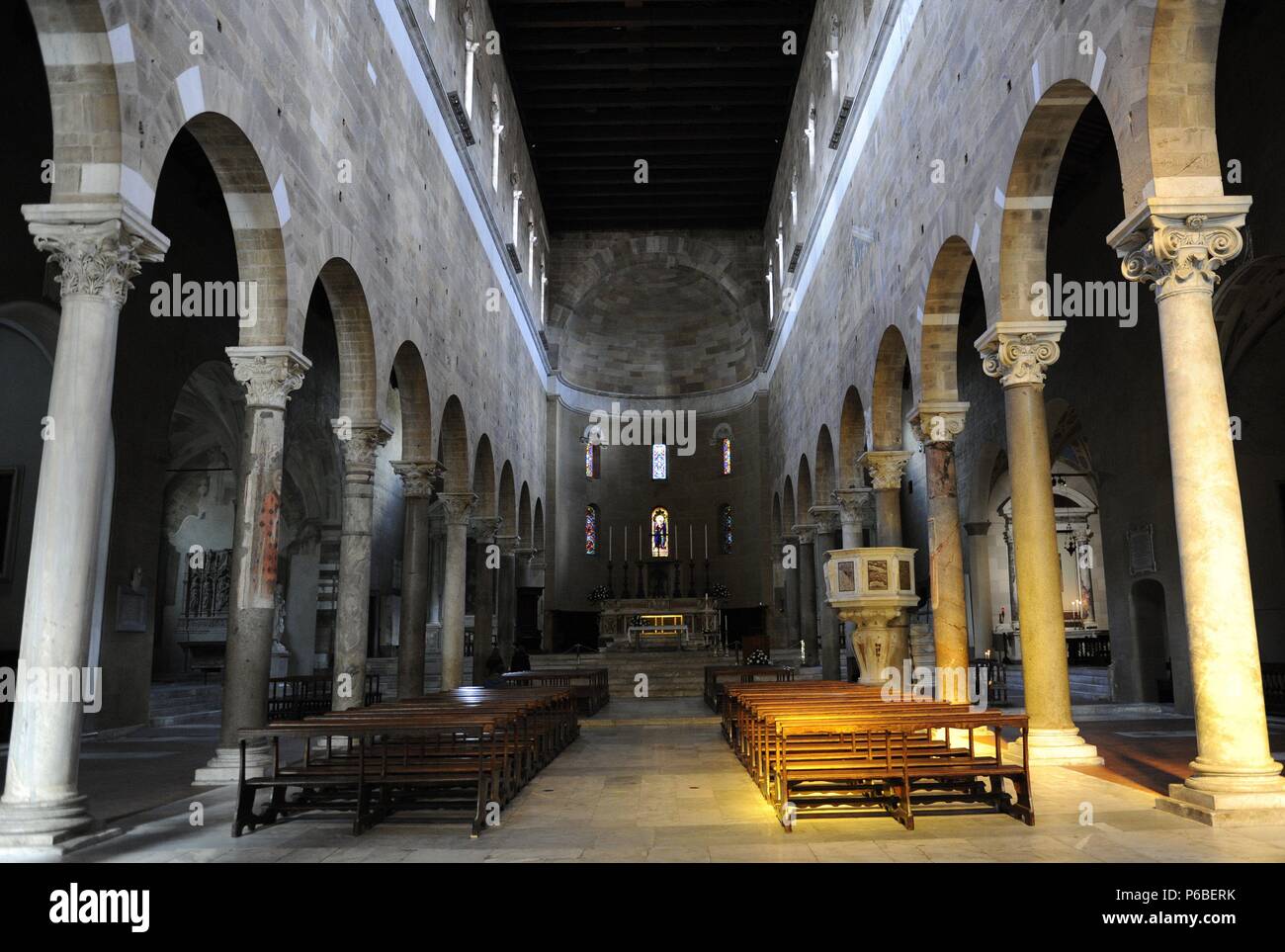 Italy Lucca Basilica Of San Frediano Interior Stock Photo Alamy