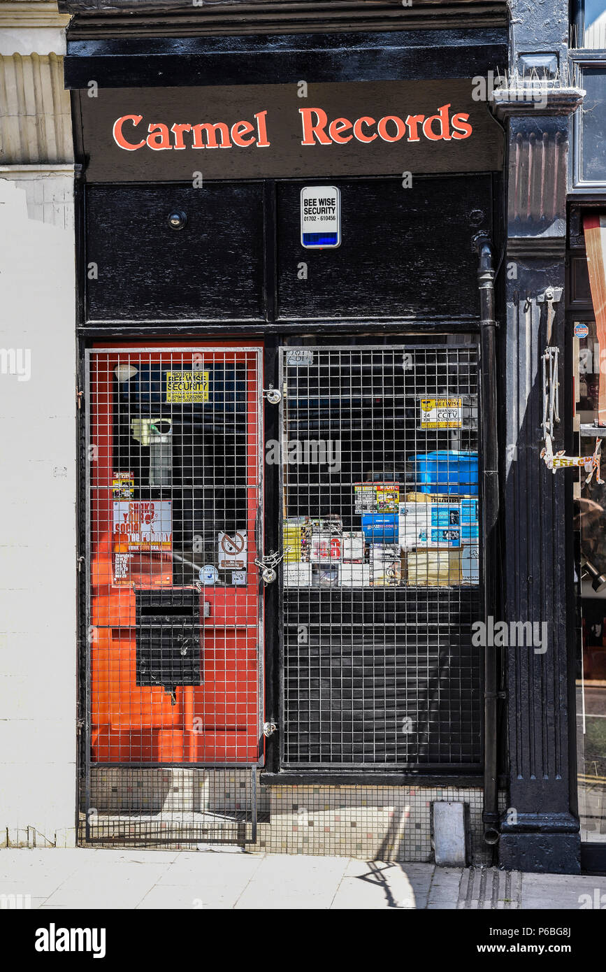 Record shop vinyl hires stock photography and images Alamy