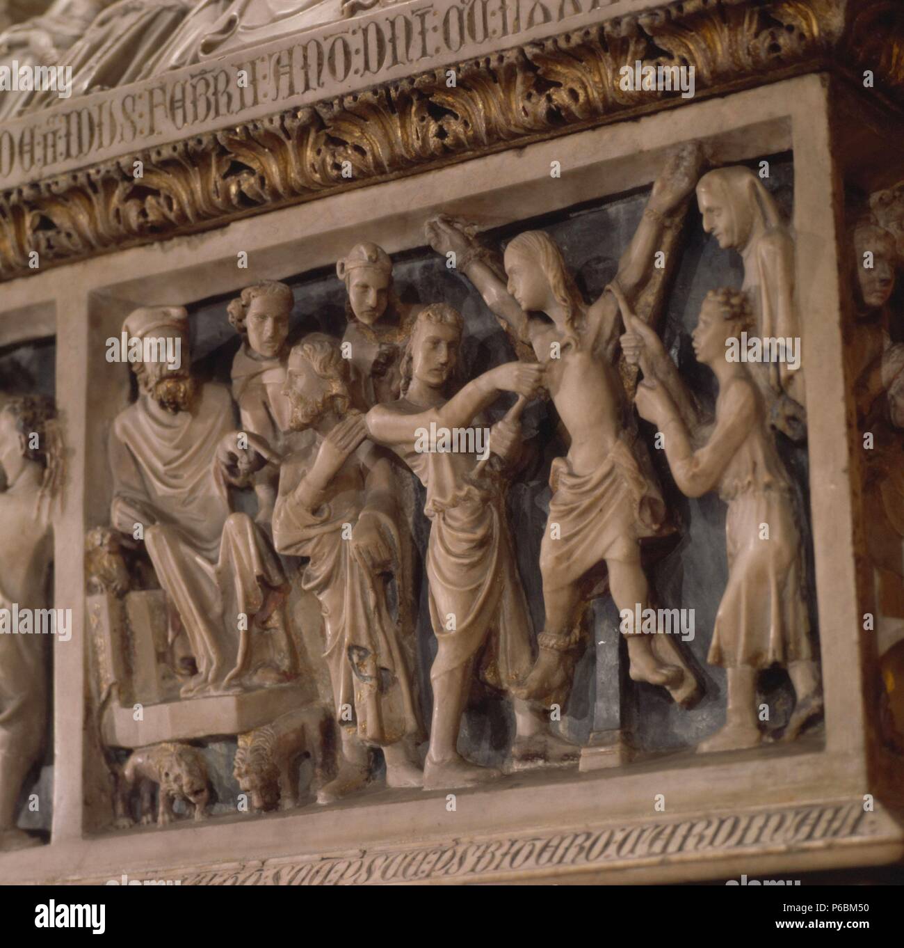 Tomb of Saint Eulalia. Lupo di Francesco, 14th century. Cathedral of the  Holy Cross and Saint Eulalia, Barcelona. Museum: Catedral de Santa Eulalia,  Barcelona Stock Photo - Alamy