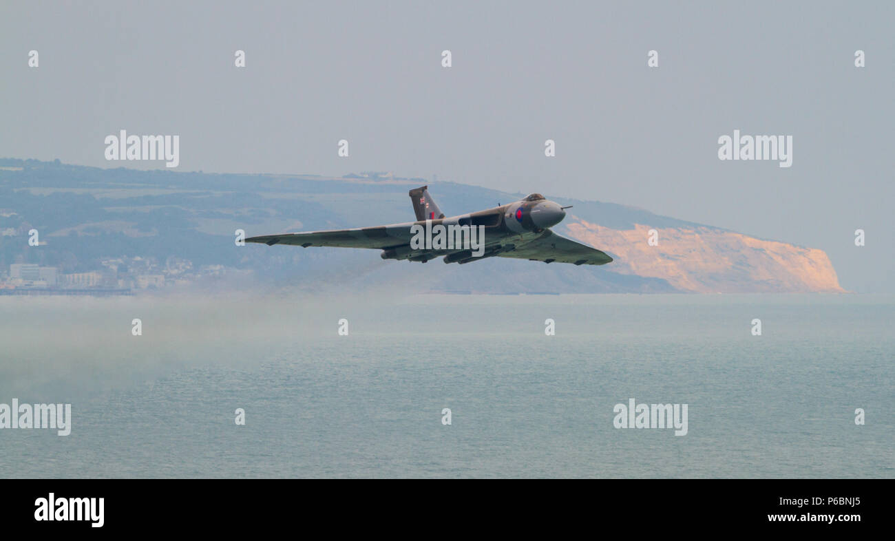 Avro vulcan raf camouflage hi-res stock photography and images - Alamy