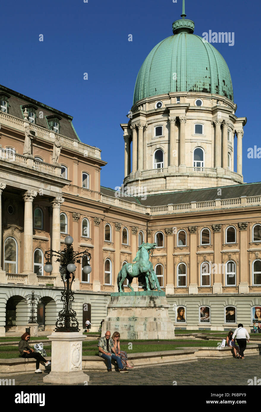 Budapest royal palace lesbian 14