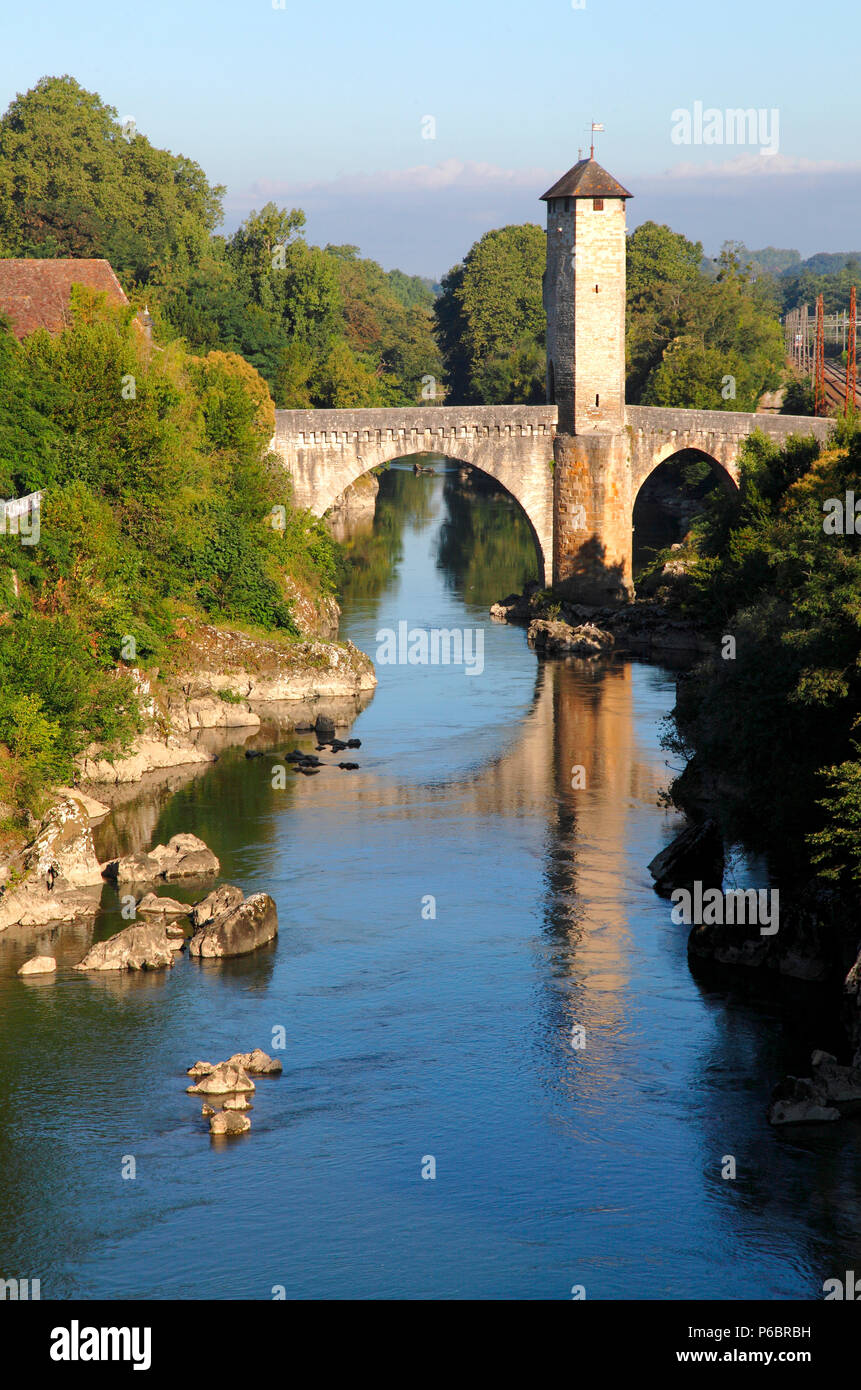 France, Nouvelle Aquitaine, Pyrenees Atlantiques department (64), Bearn  country, Orthez, old bridge and Pau river Stock Photo - Alamy