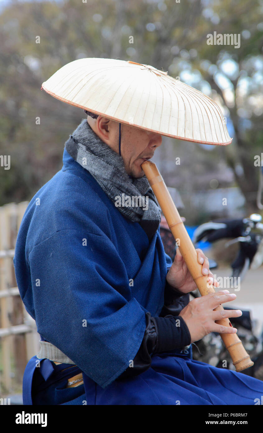 Japan; Kyoto, musician, bamboo flute player Stock Photo Alamy