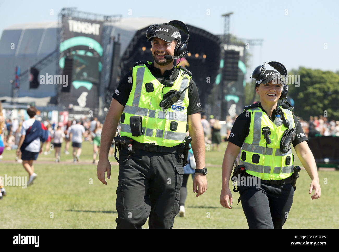 Police officers patrol glasgow hi-res stock photography and images - Alamy