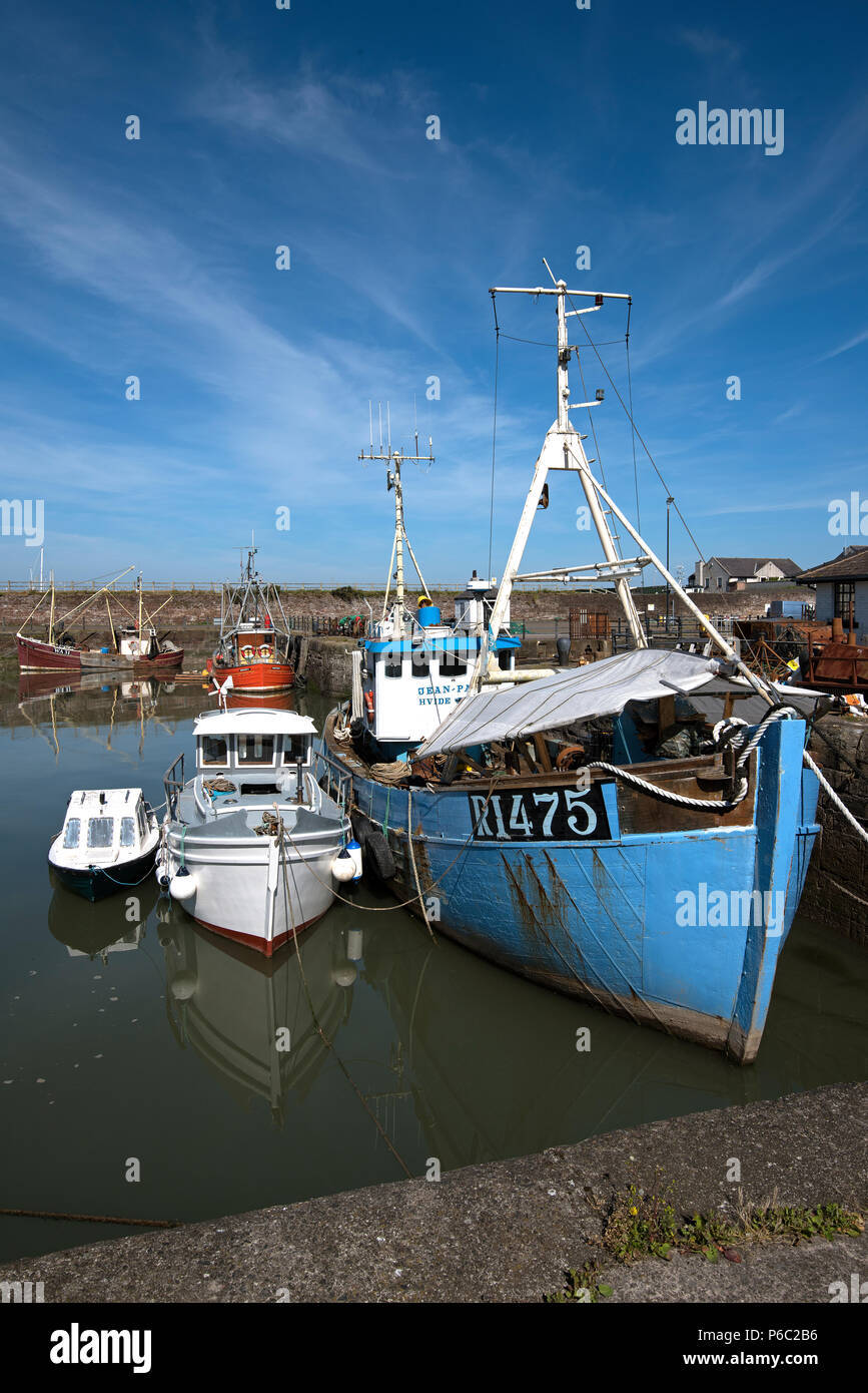 Fishing harbour solway coast hi-res stock photography and images - Alamy